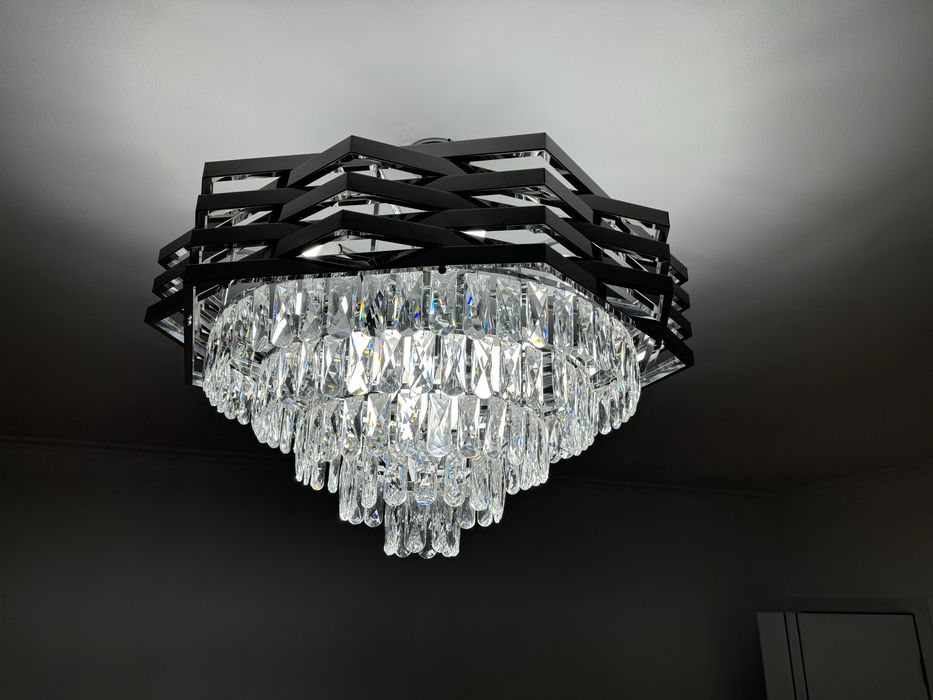 Люстра шикарная для гостиной.Торг!