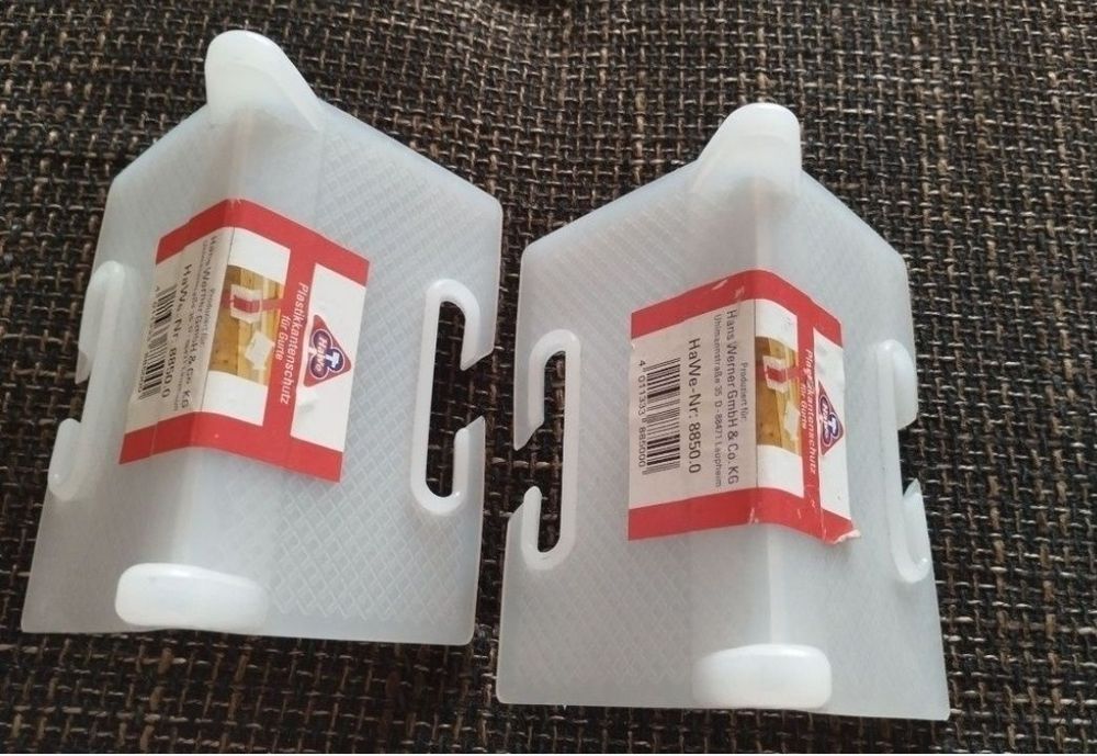 Două bucăți se dau impreuna

Protecția marginilor este realizată din P