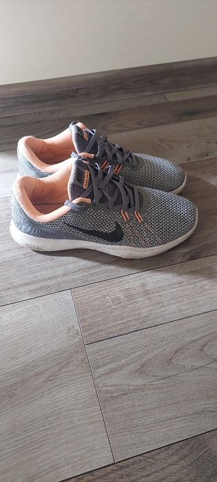 Маратонки Nike 38 номер