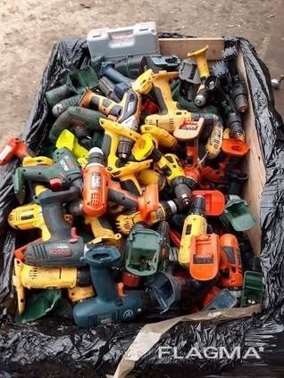 освобождаю гараж от не нужно всякого инструмента