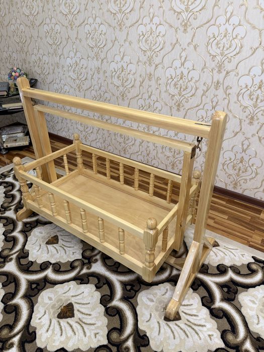 Sifatli bolalar belanchagi qimirlab turadi. Mustahkam va sifatli mebel