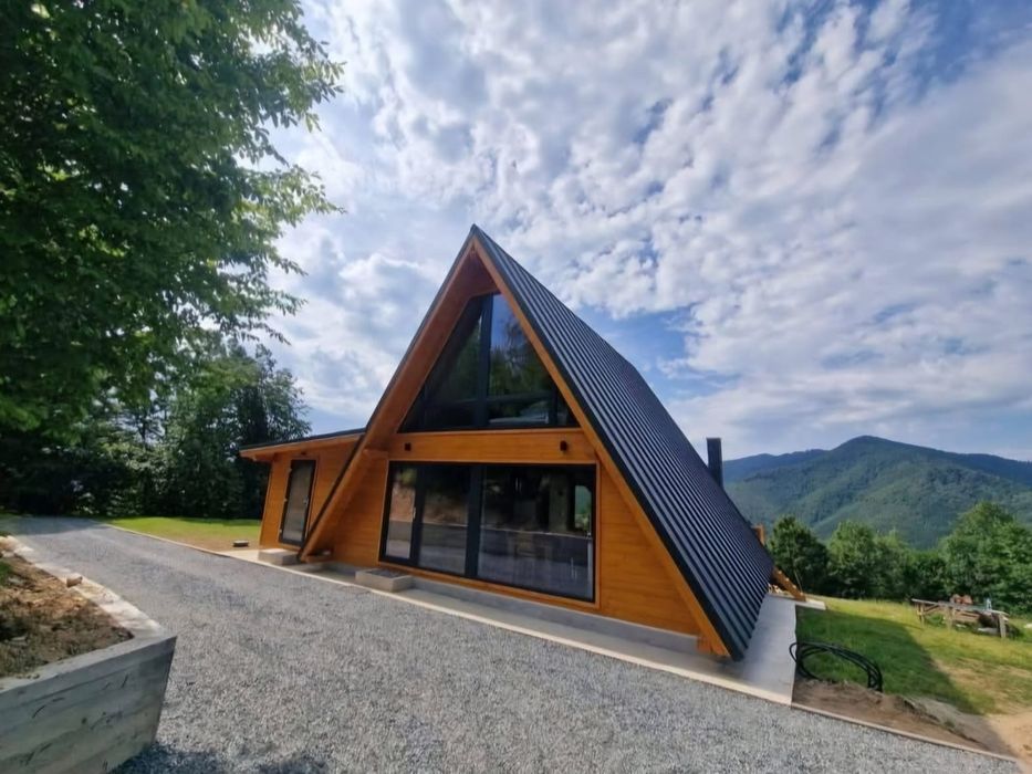 Doriți o casa din lemn, o cabana, un foișor sau o casuta de vacanta,,,