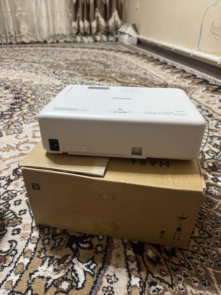 Epson proektor CO-WX01 EEB Model HA86B
