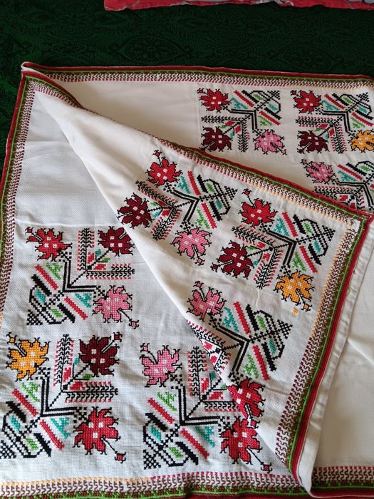 Покривки, шити на панама