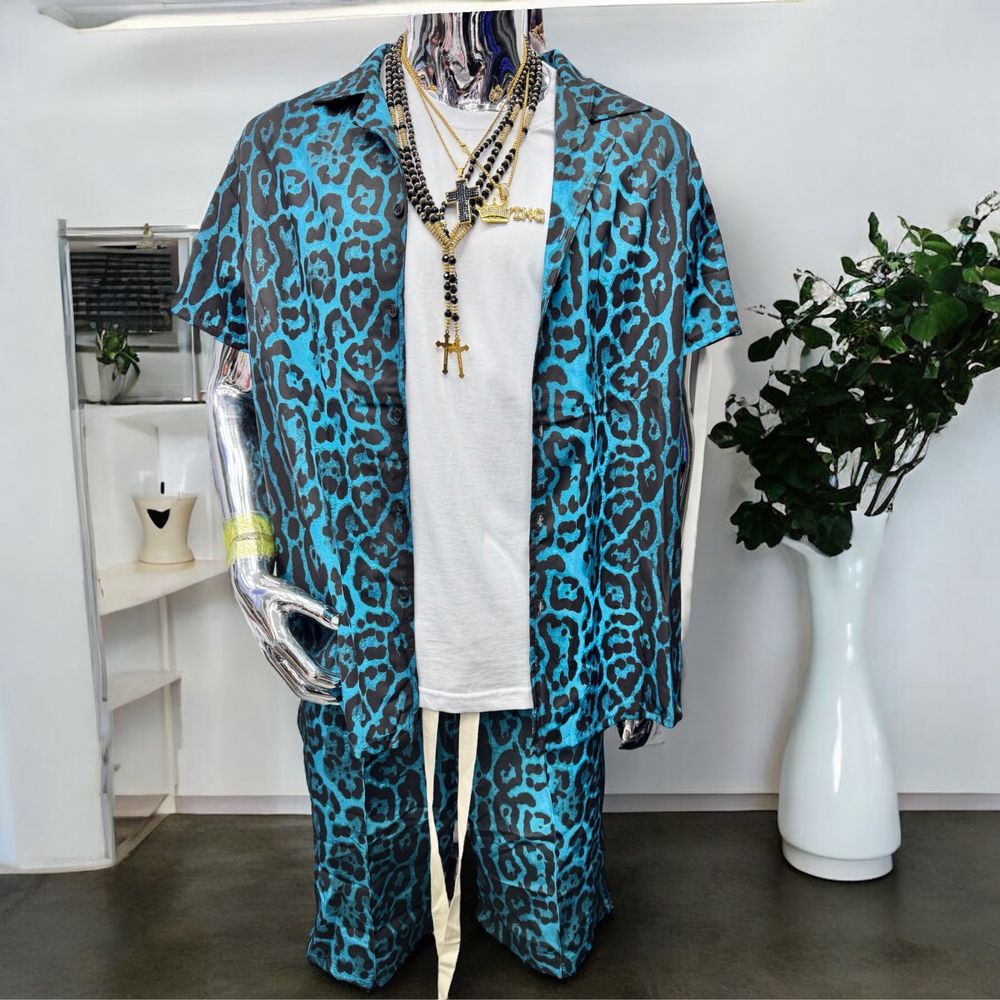 Compleuri Animal print! Camasa si Pantaloni scurti!