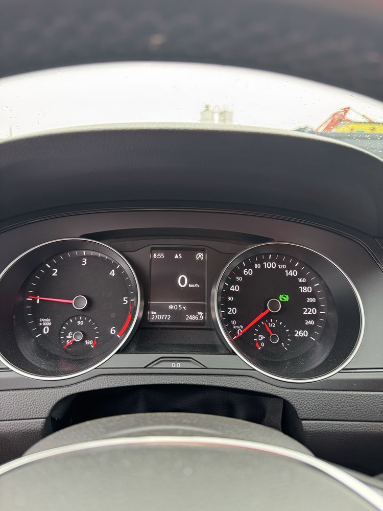 Volkswagen Passat B8 1.6Tdi 120cp distronic/dsg/navi