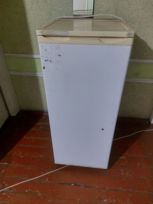 Holodilnik yaxshi ishlaydi hamma joyi