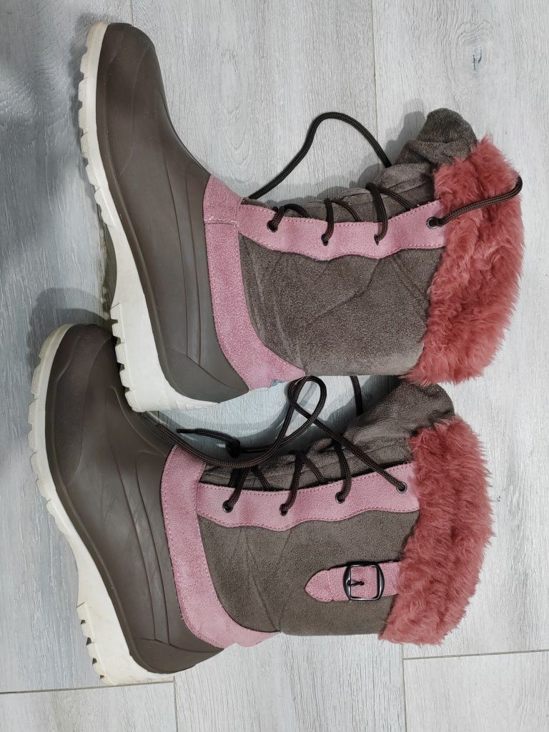 Vând cizme de iarna(de zăpadă) , impermeabile, mărimea 39