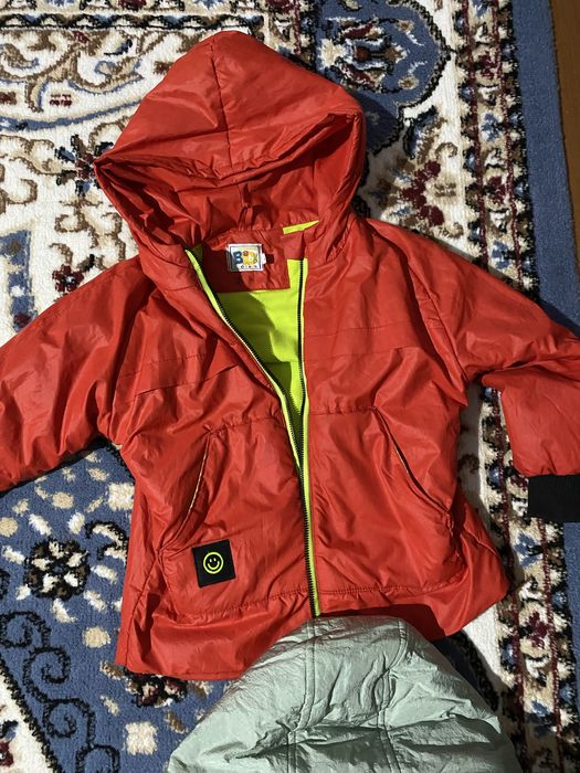 Продам детскую куртку