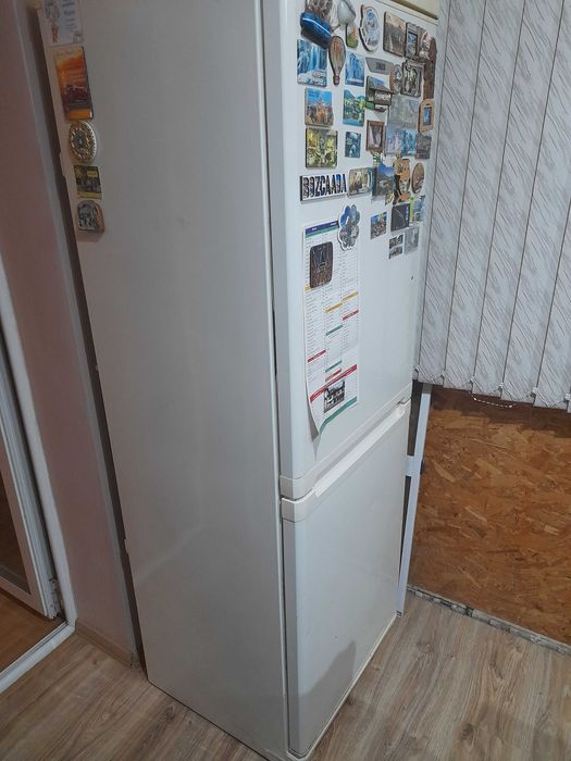 Хладилник с фризер