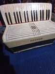 Vând acordeon hohner verde 2