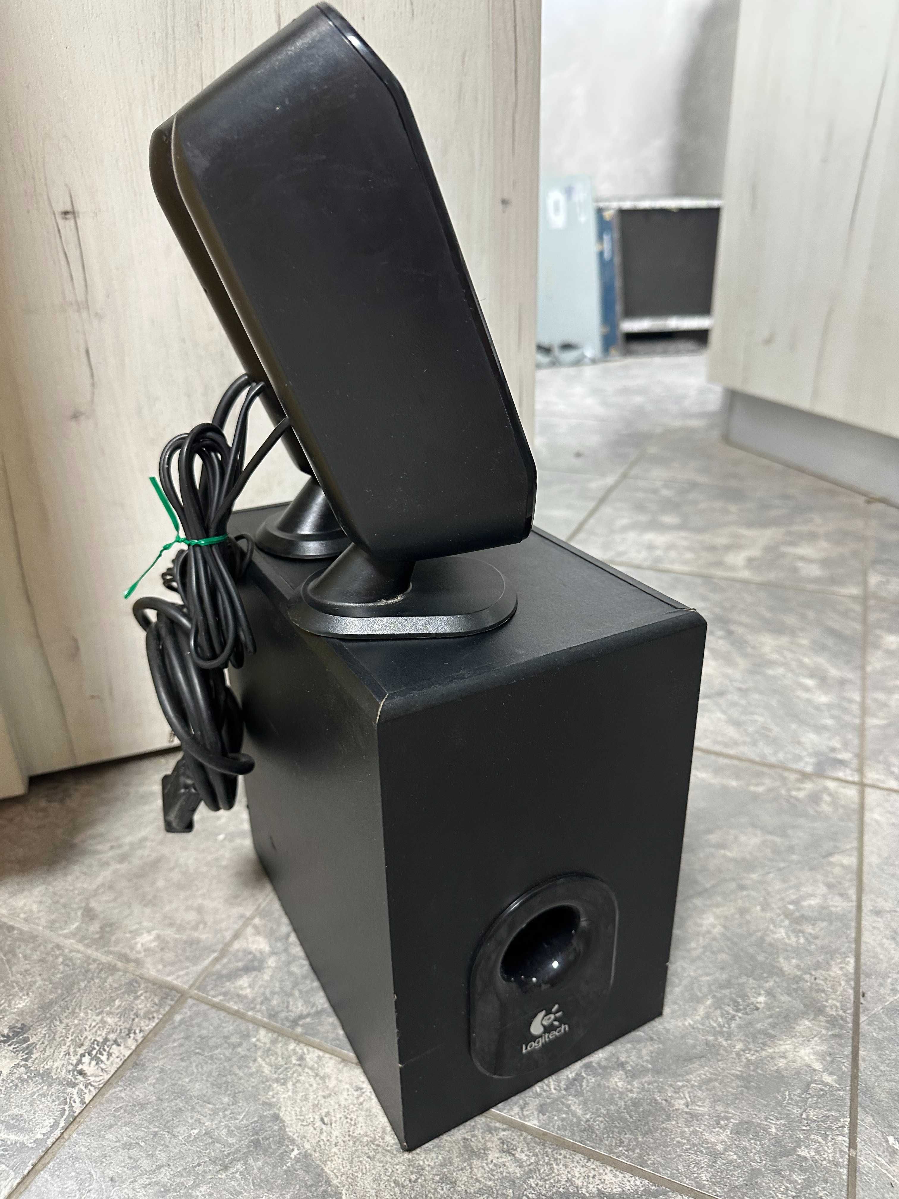 Тонколони , буфер Logitech X-230 2.1 за компютър