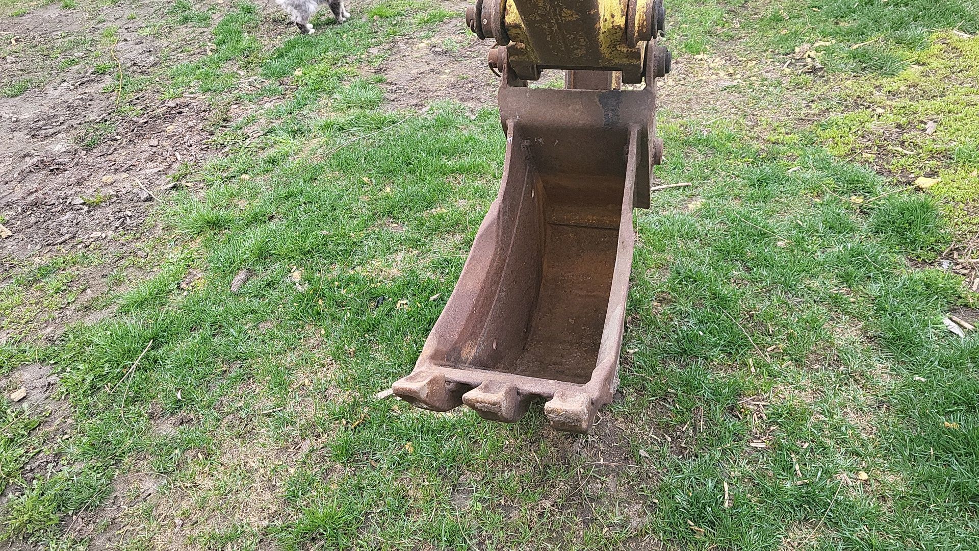 Buldoexcavator MF,schimb cu duba xxl sau autorulota.