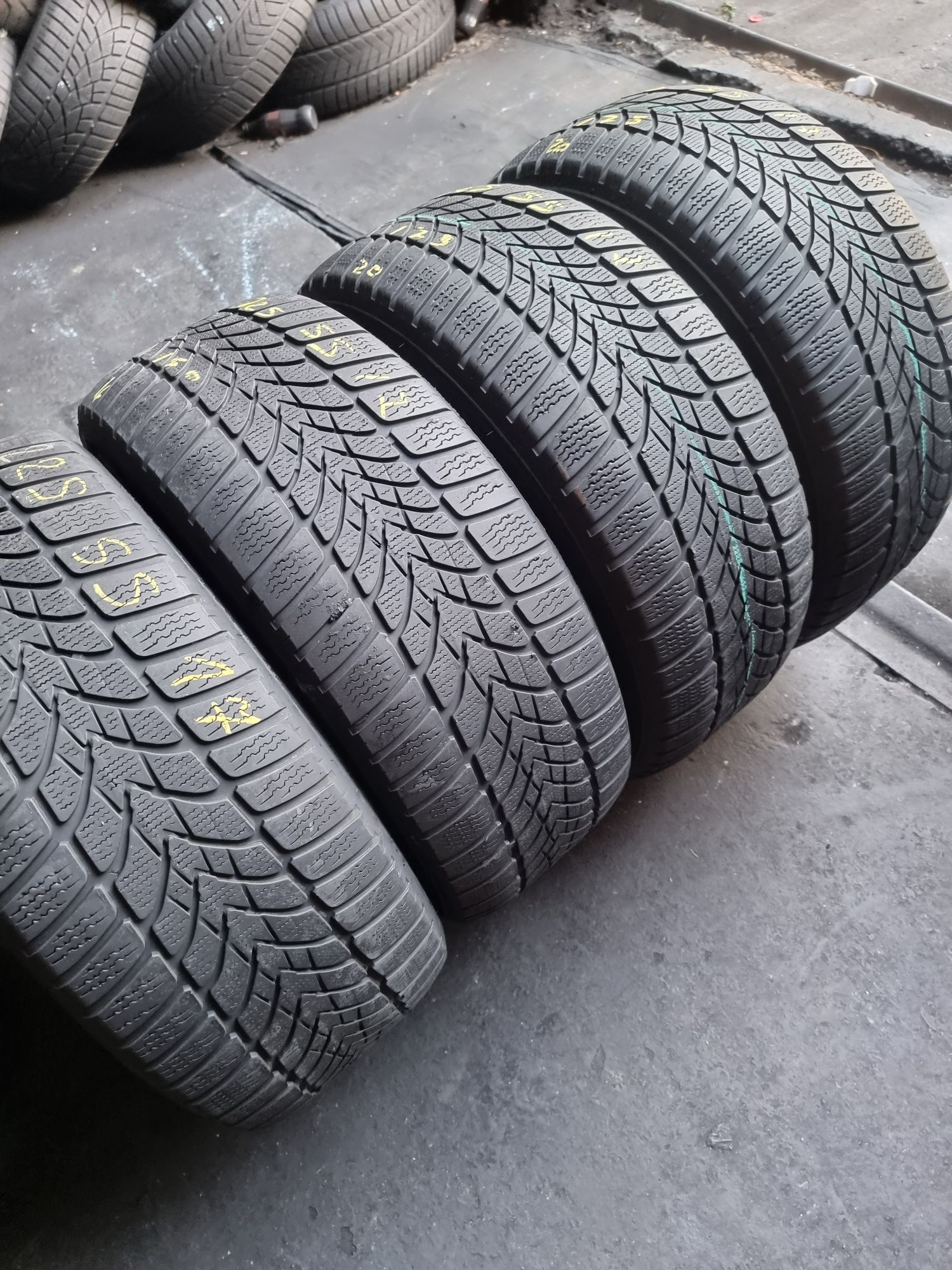 225.55.17 dunlop m+s doua buc