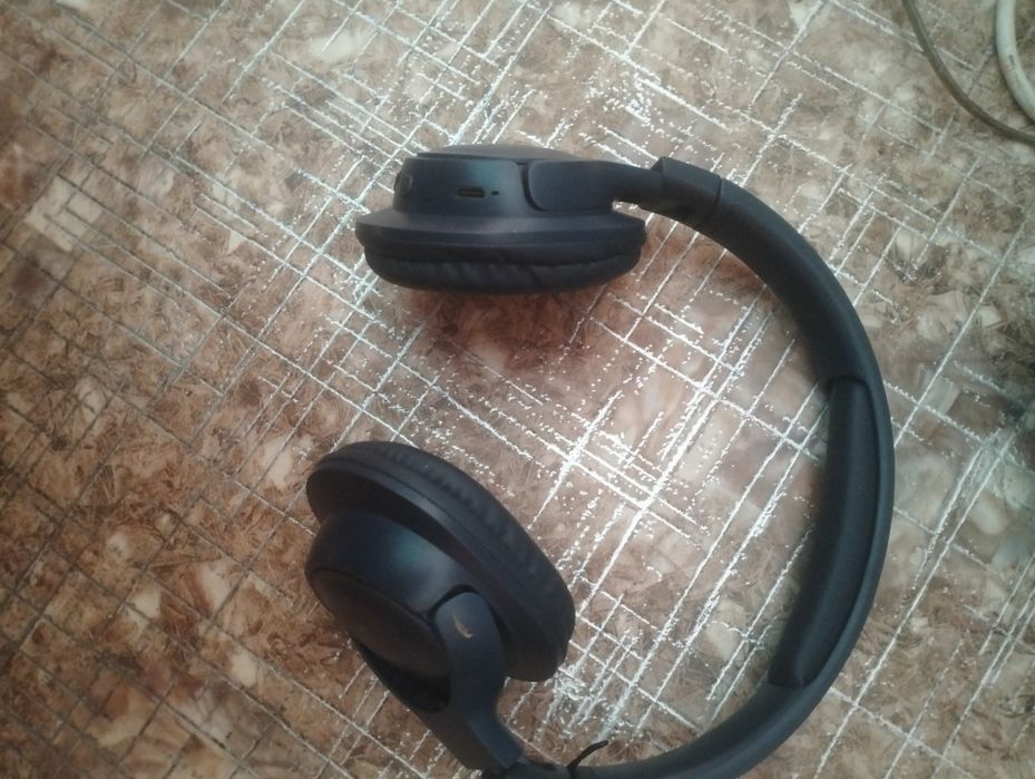 Сәлеметсізбе мына наушник құлағы үзіліп қалған өздерінііз жөндетіп