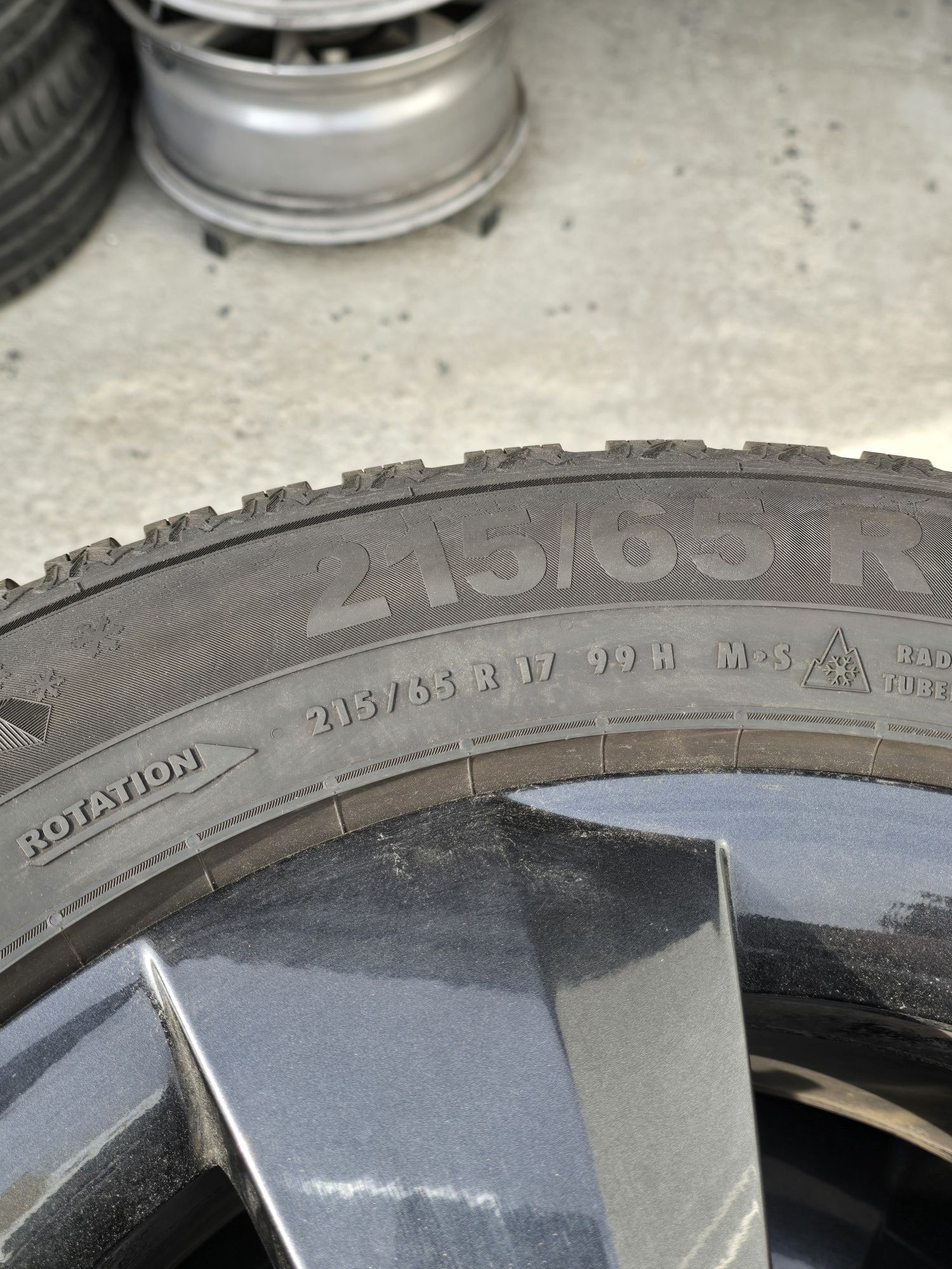 2 Броя 215/65/17 Semperit 8,6mm 2023dot