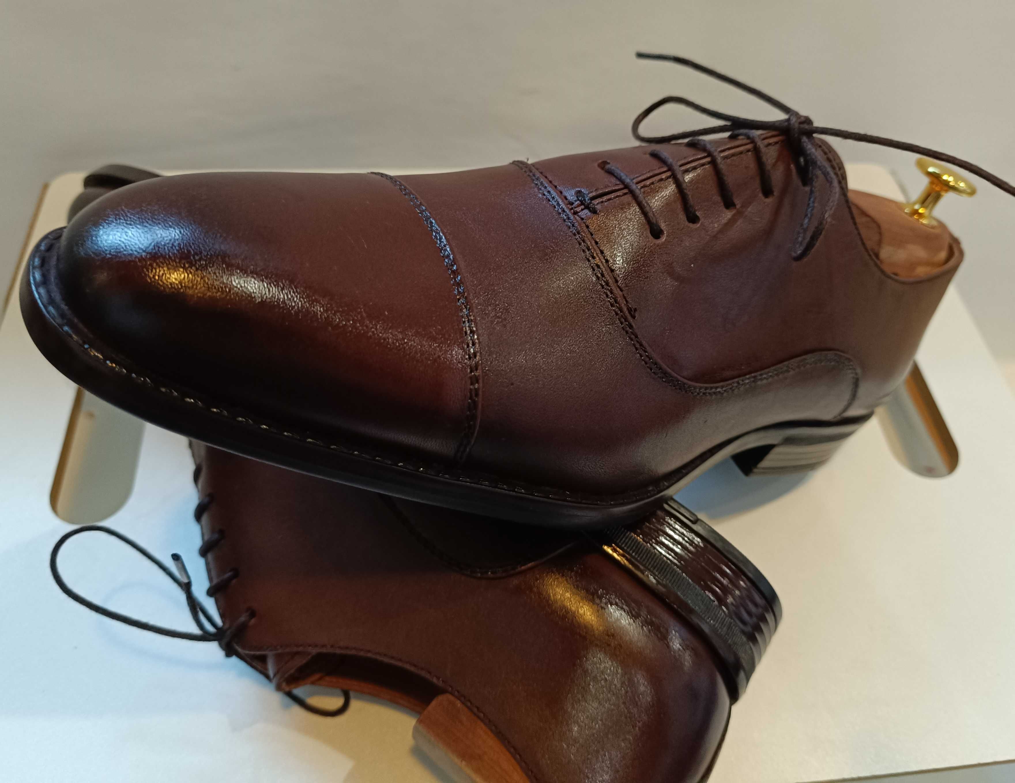 Pantofi oxford 41 de lux lucrati manual LAZZARELI NOI piele nat. moale