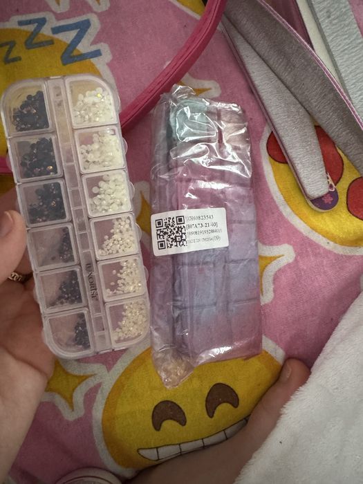 Geluri si acril constructie unghii 555 lei tot