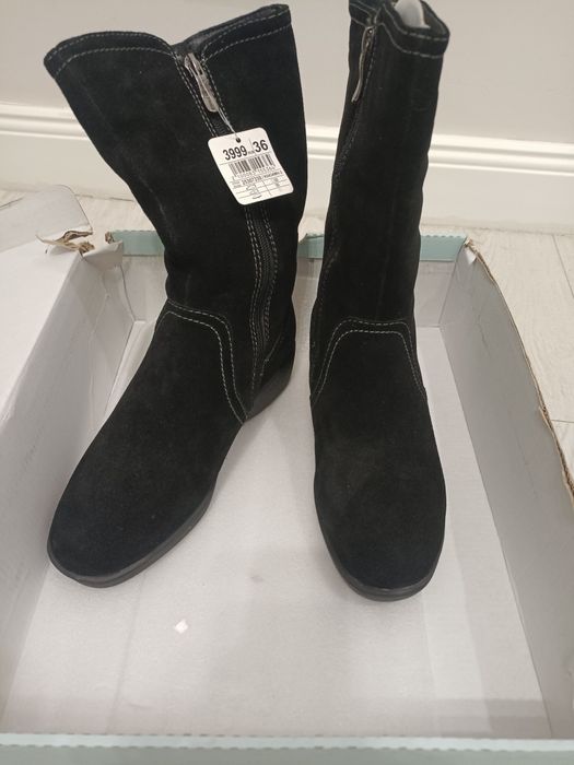 Продам зимние замшевые сапоги