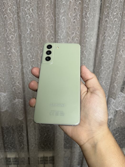 Samsung S21Fe 256Gb трешина на экране