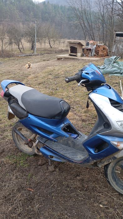 Vand scutere pentru piese
