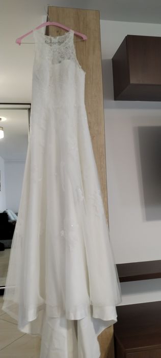 Rochie de mireasa și voal de vânzare