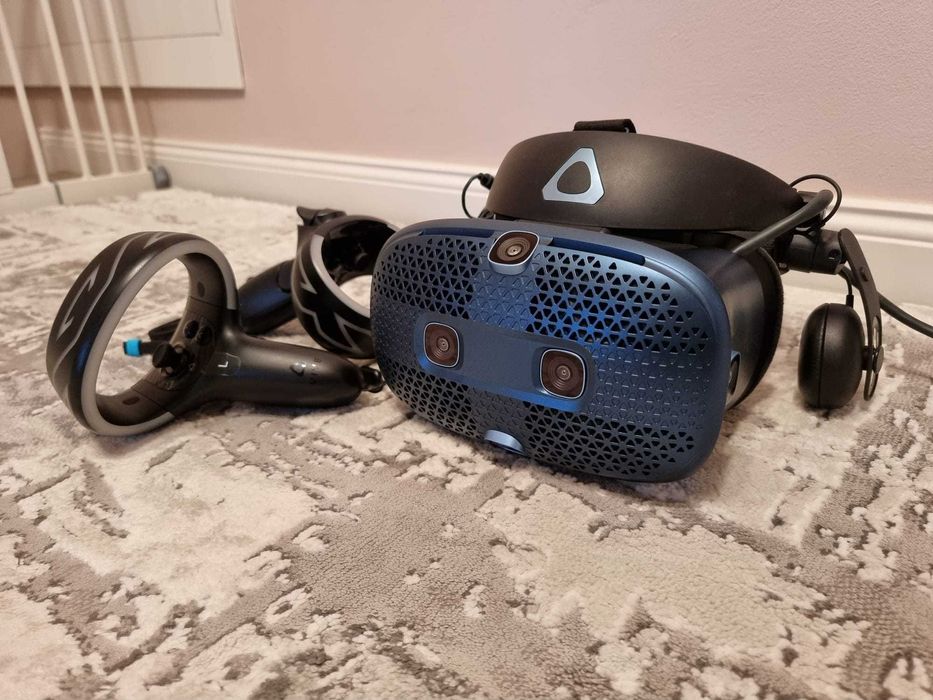Manete HTC VIVE Cosmos + Casca defect pentru piese