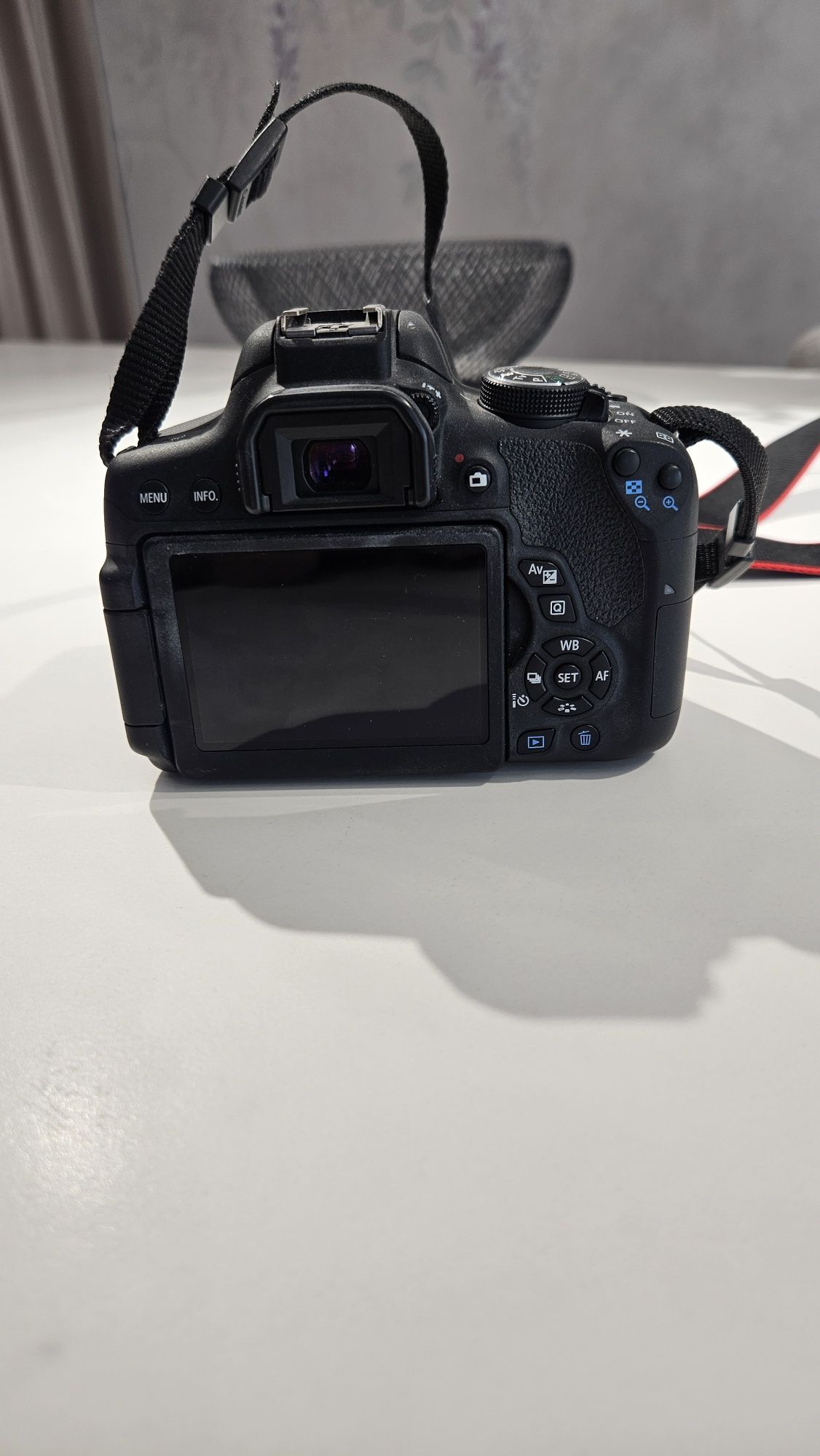 Canon EOS 750D , Obiectiv 18 - 55 mm