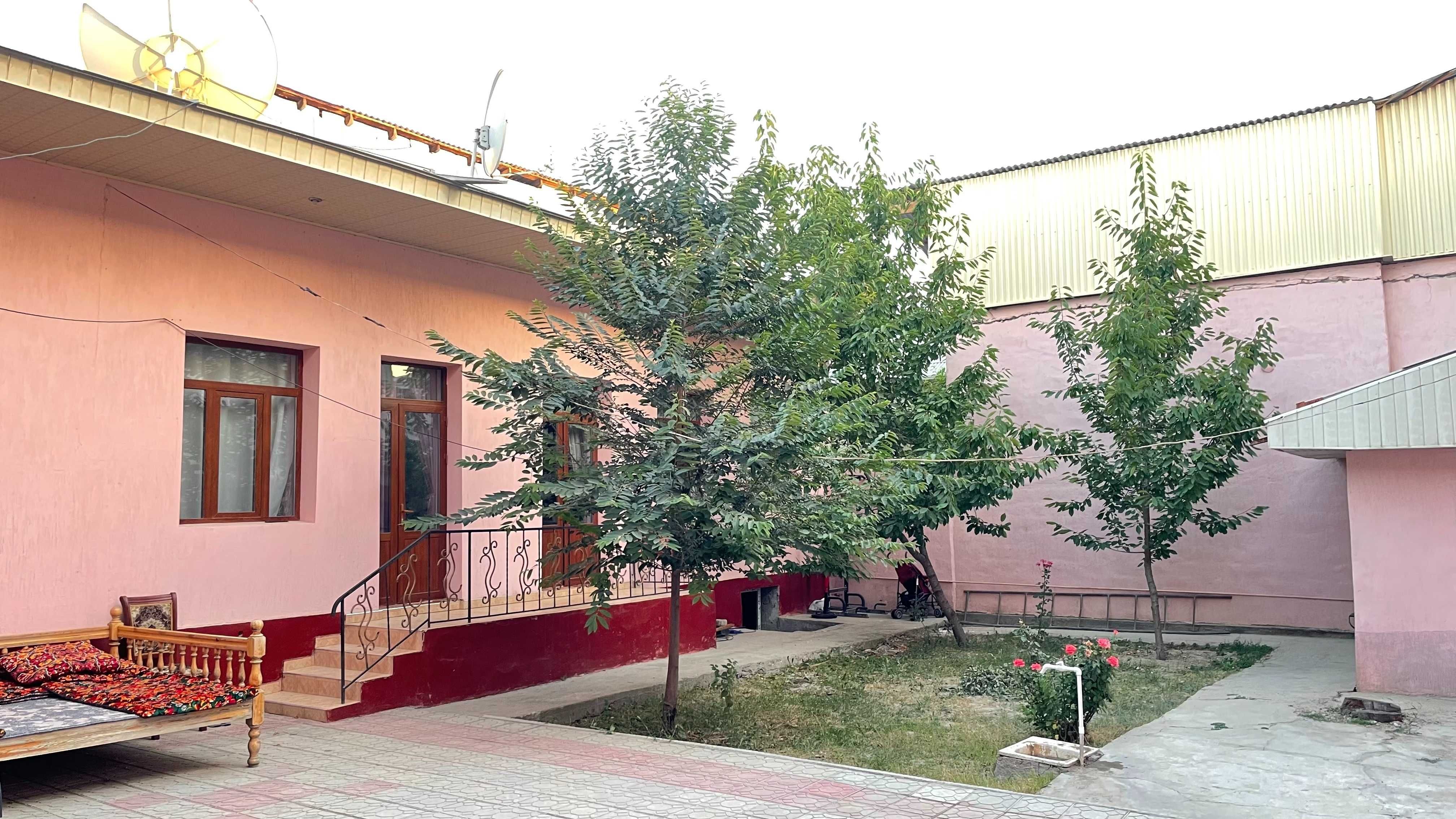 Срочно продаётся дом в городе, в раёне СамГаси