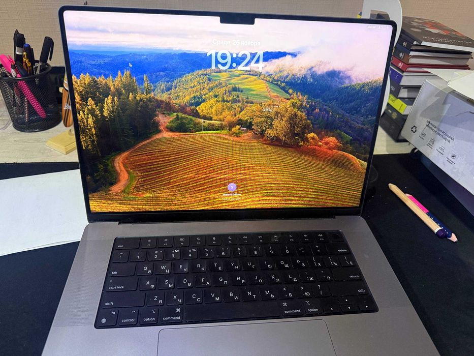 Apple Macbook Pro M1 Pro chip 16" 16GB 512GB SSD Отлично состояние