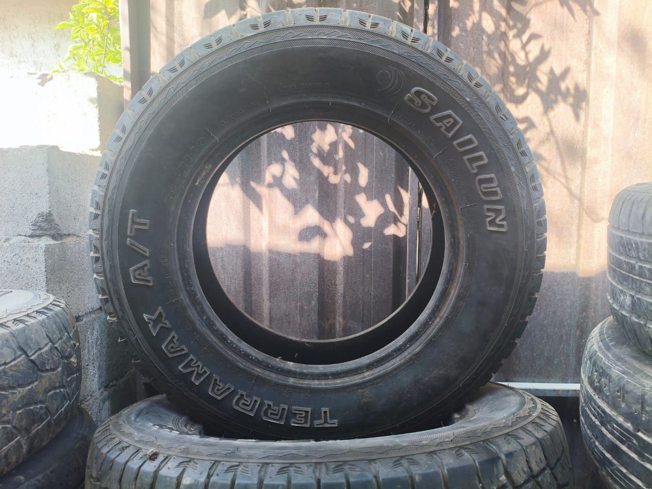 Два баллона 205R16C