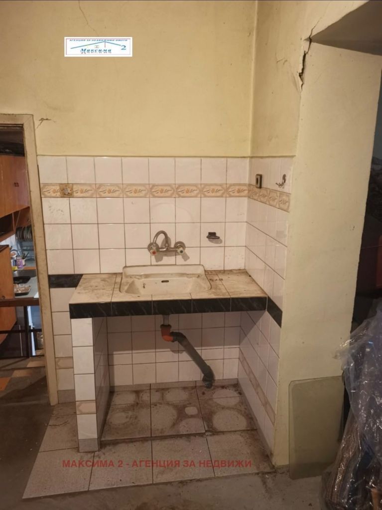 Продава се Къща в с. Обнова, Област Плевен - 1600 кв.м за 14 €/кв.м - Снимка #7