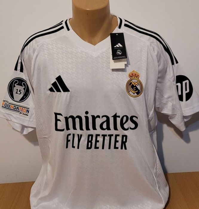 Tricou Real Madrid Kylian Mbappe de colecție sau cadou etc