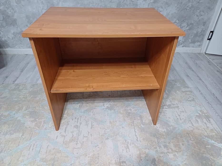 Продам стол ……….