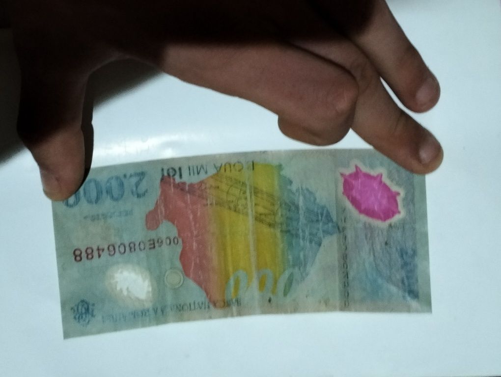 Vând bancnote de 2000,500 și moneda 100 lei an 1992