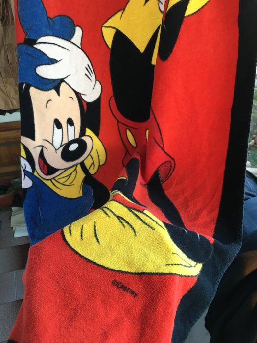Оригинална ретро кърпа на Дисни. Голяма с Мики и Гуфи