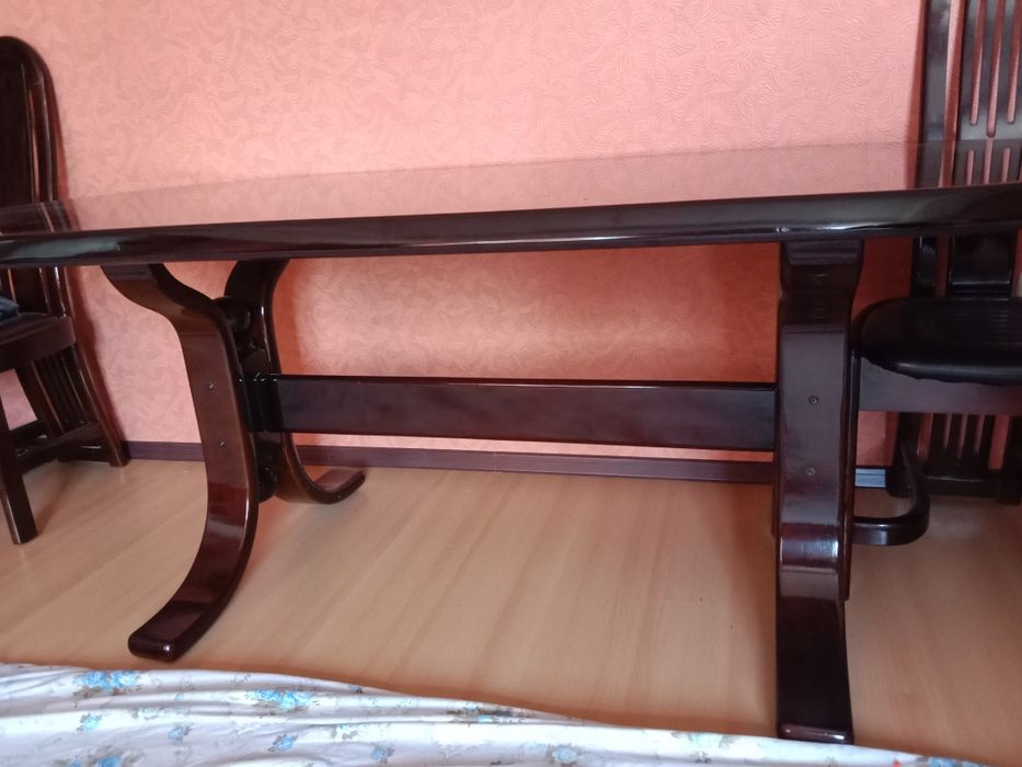 Продаётся Стол. Дерево