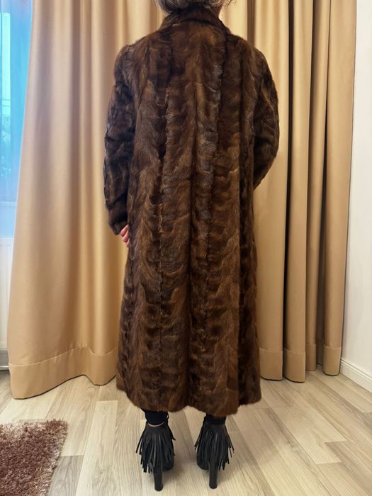 Haina de blana nurca lunga