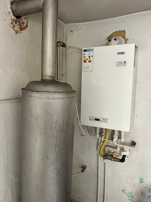 Vând casă în Simeria