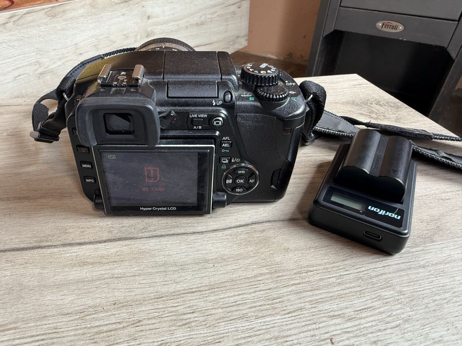 Olympus E330 (cititi descrierea)