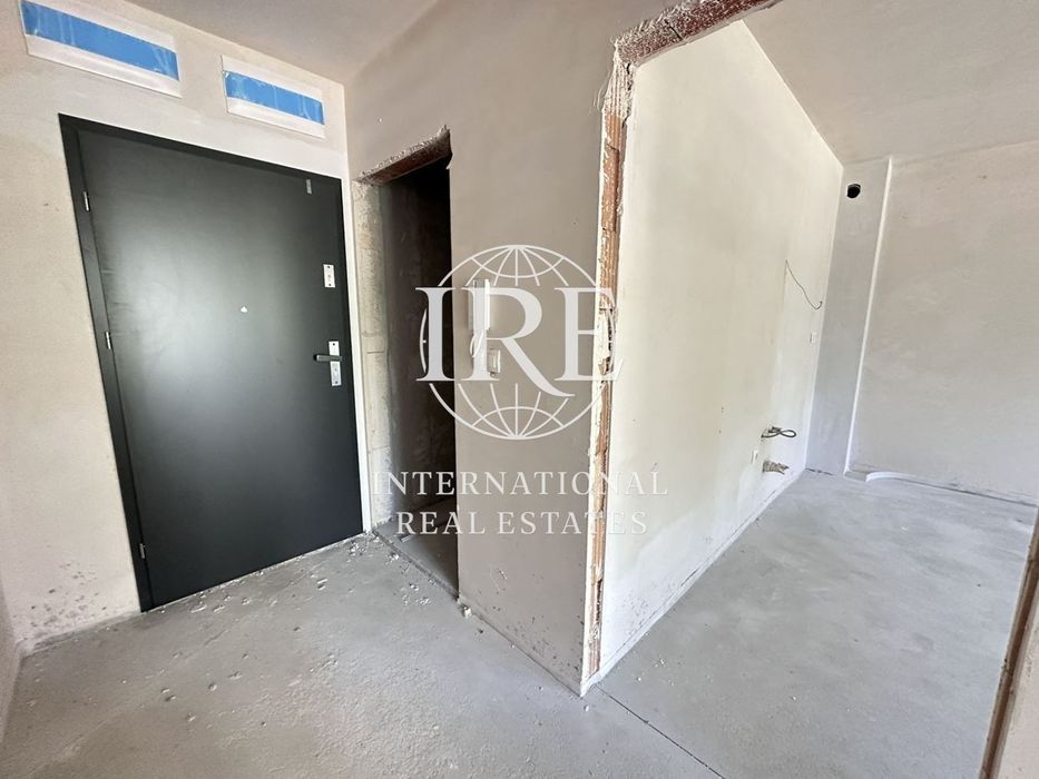 Продава се Двустаен апартамент в Варна, Възраждане 1 - 58 кв.м за 2150 €/кв.м - Снимка #4