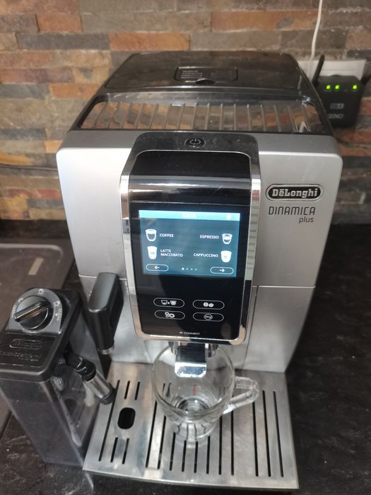 Aparat de cafea DeLonghi dinamica
