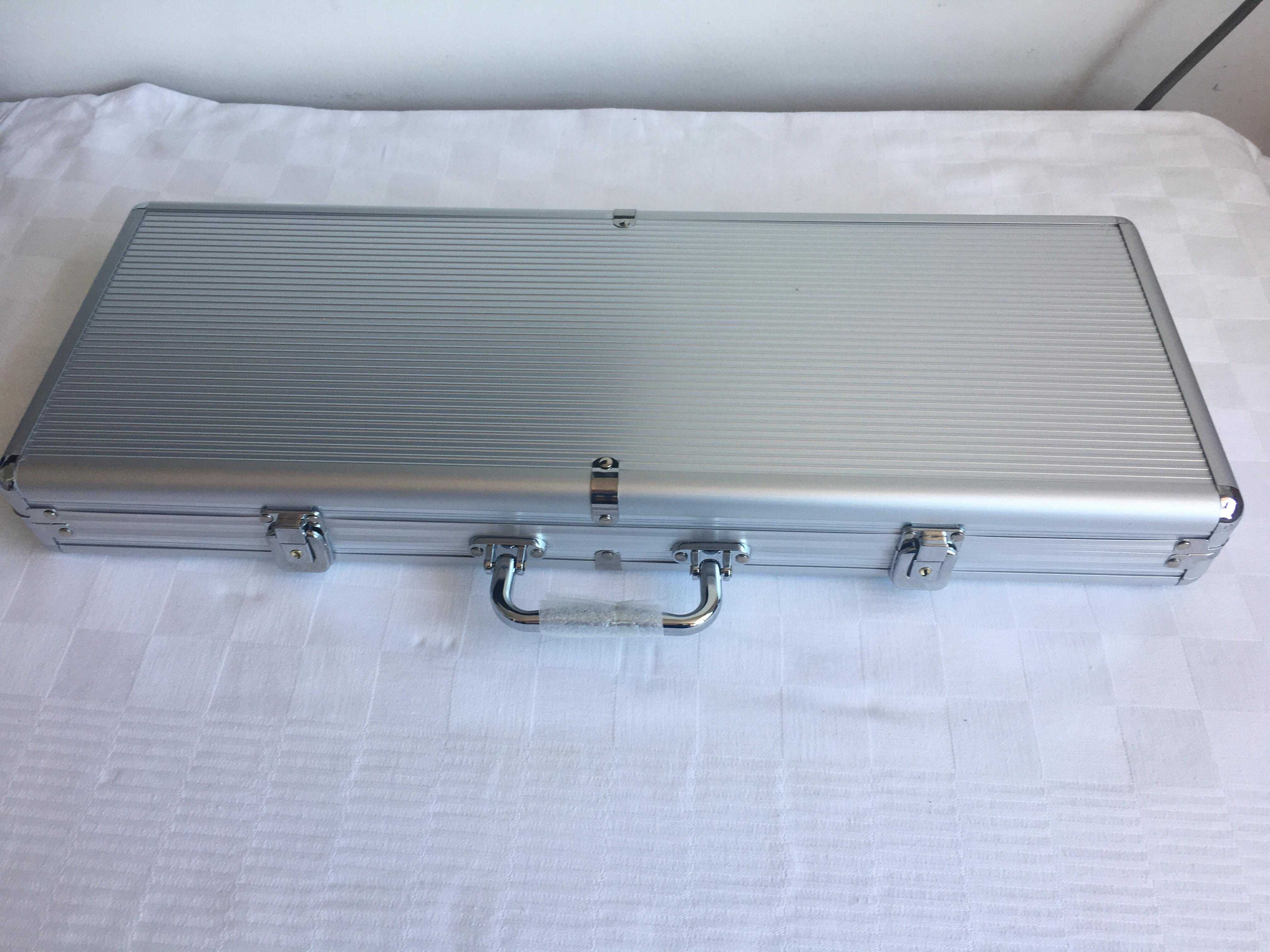 Trusa Poker 500 jetoane diplomat aluminiu Nou 11.5 g. SIGILAT!