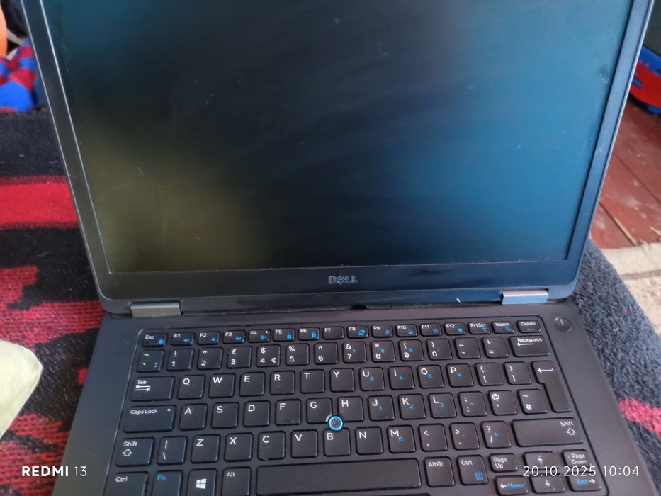 Vând laptop marca Dell