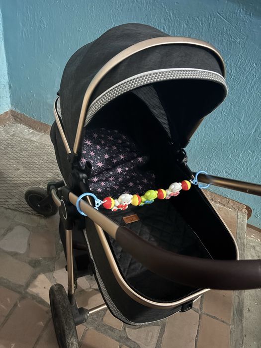 Продам детскую демисезонную коляску