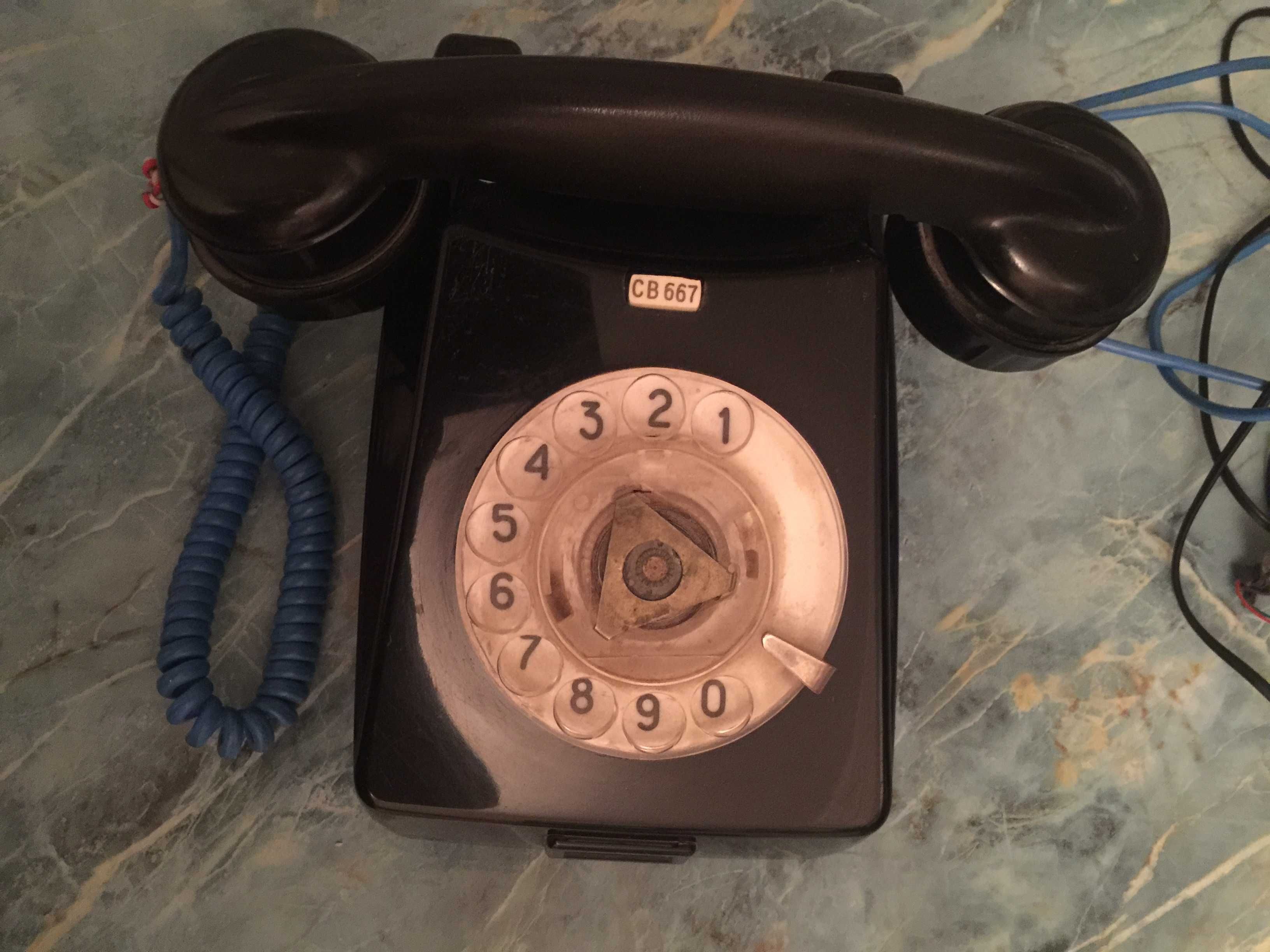 Раритетный дисковый телефон советской эпохи, антиквариат времен СССР