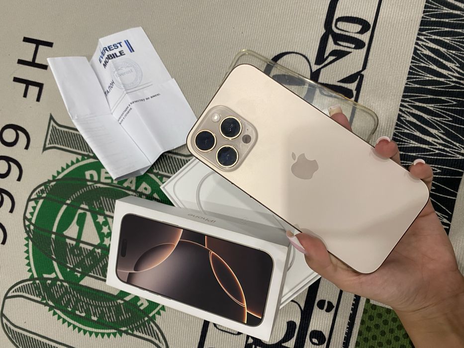 Айфон 16 pro max (Desert rose)