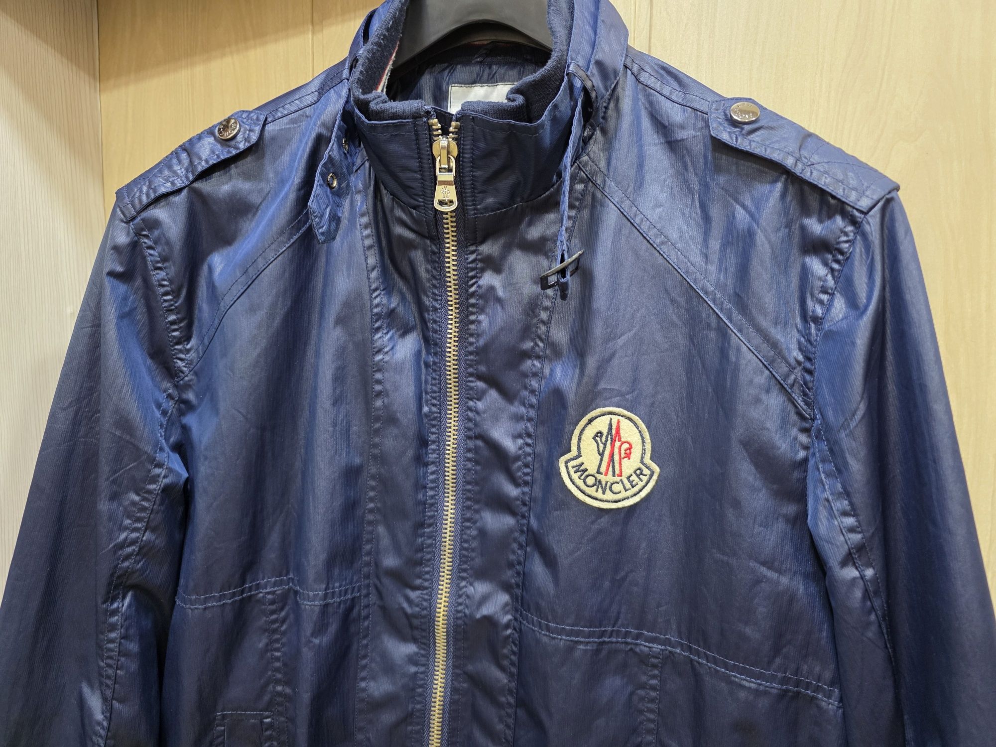 Оригинальная ветровка Moncler