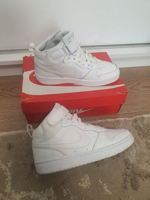 Ghete jordan mid nr 38 si nr 40