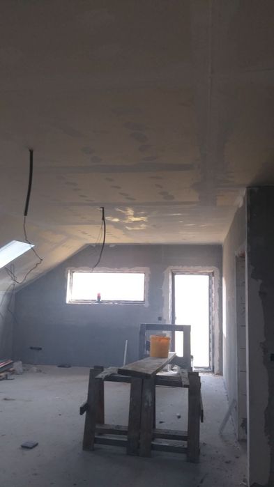 Echipă executam lucrări interior si exterior.